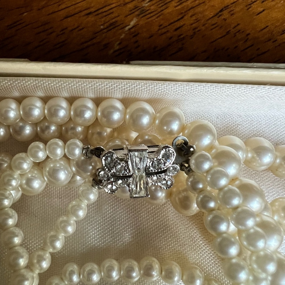Marvella vintage faux pearl necklaces - Picture 2 of 6